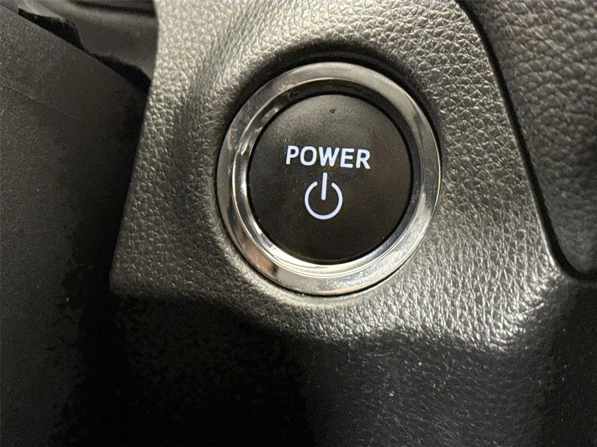 2024 Toyota RAV4 Hybrid XLE thumbnail 20