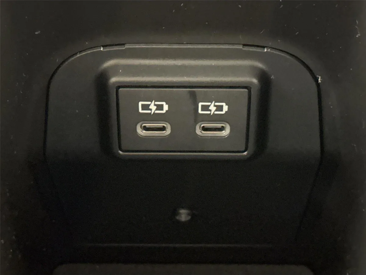 2024 Toyota RAV4 Hybrid XLE thumbnail 32