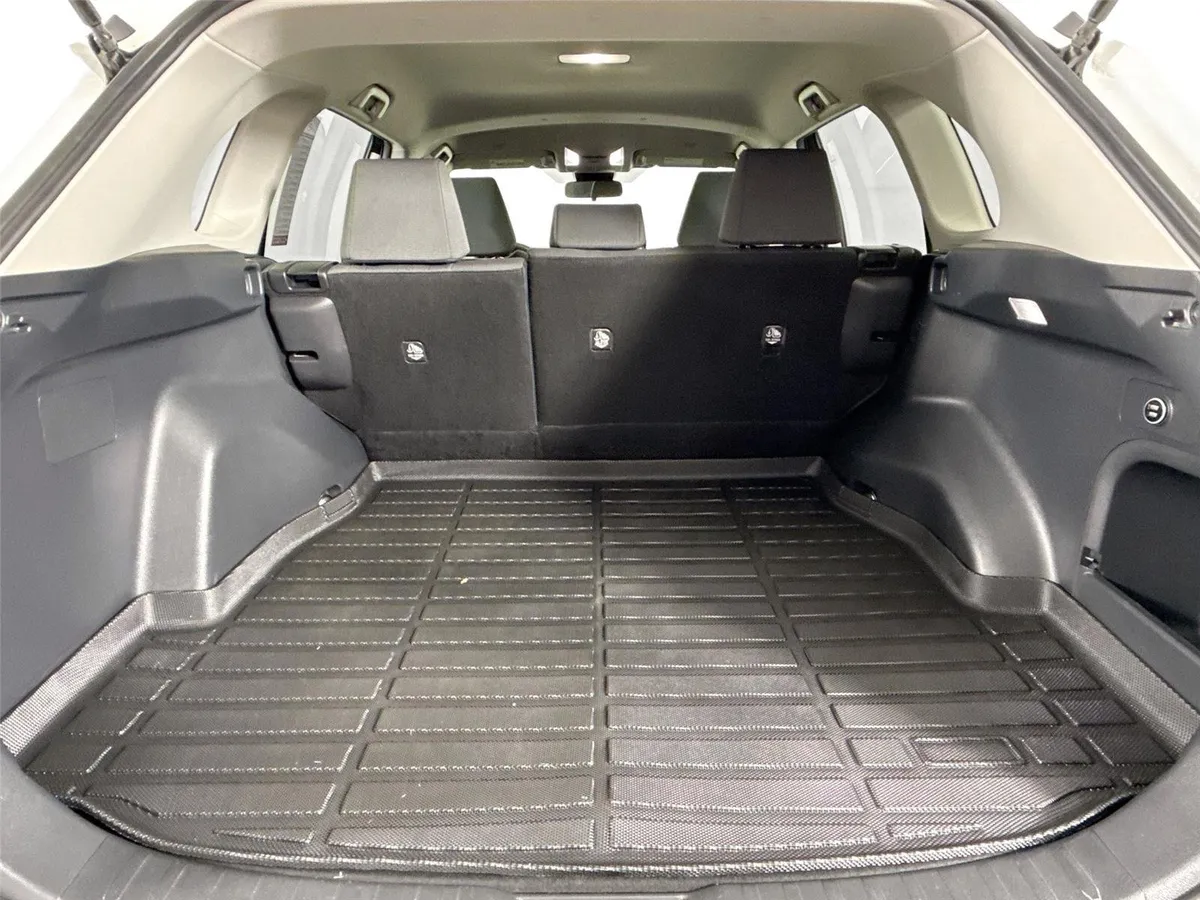 2024 Toyota RAV4 Hybrid XLE thumbnail 36