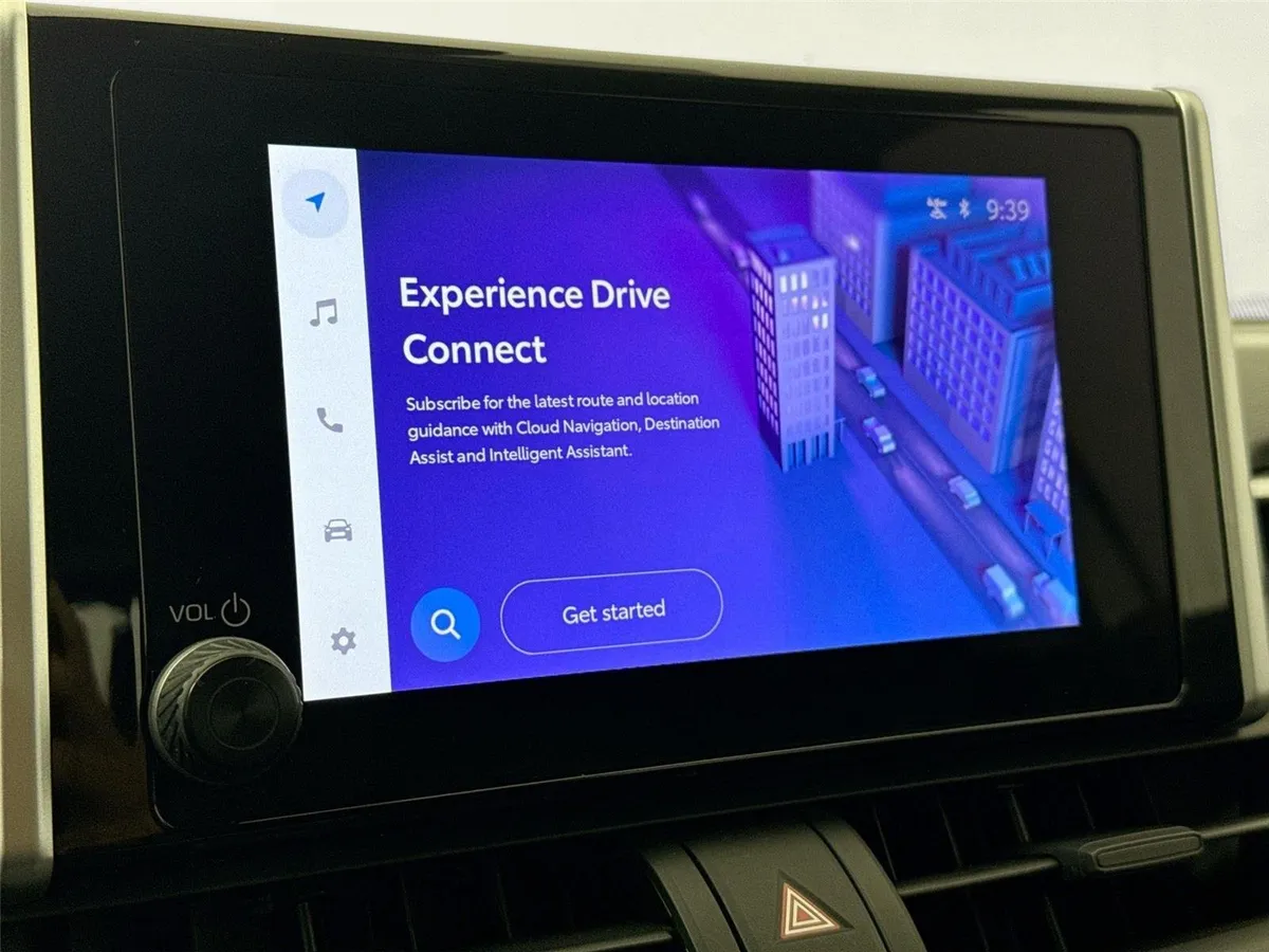 2024 Toyota RAV4 Hybrid XLE thumbnail 7