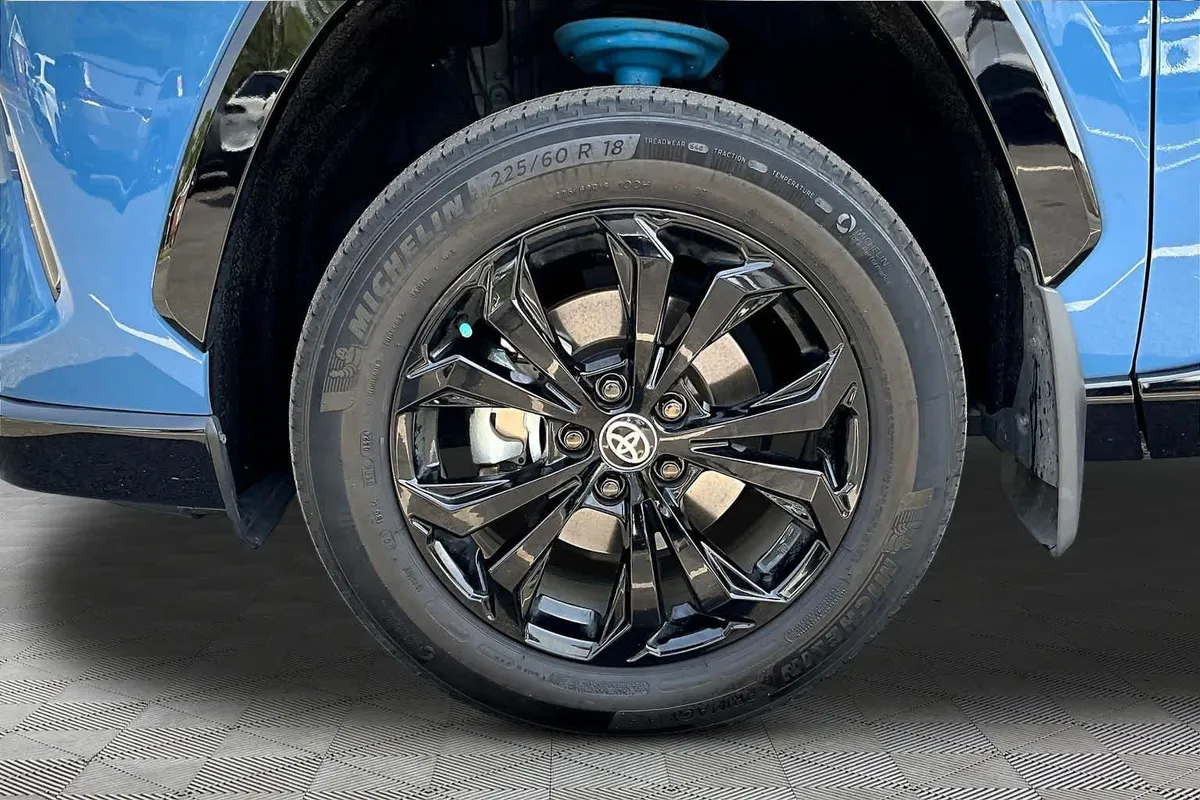 2024 Toyota RAV4 Hybrid XSE thumbnail 11