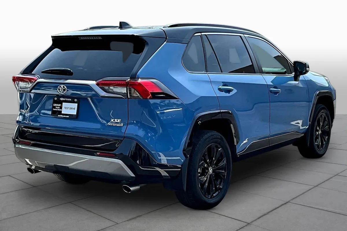 2024 Toyota RAV4 Hybrid XSE thumbnail 13