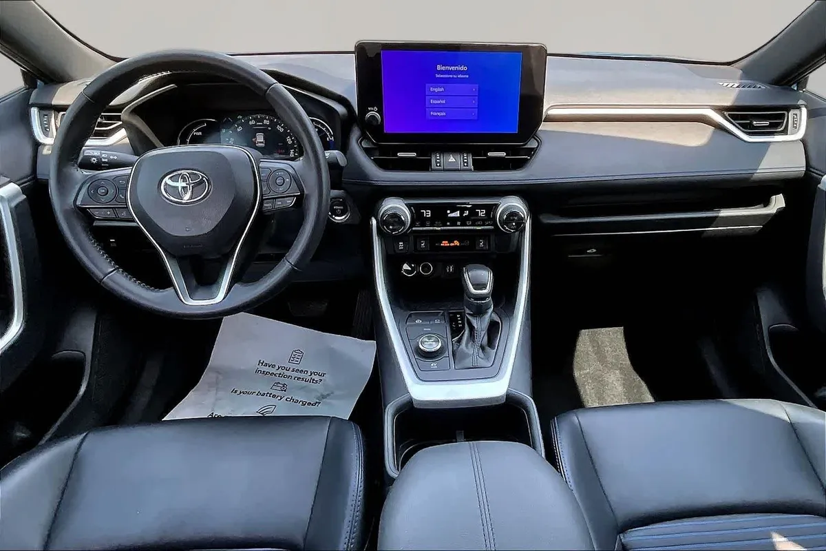 2024 Toyota RAV4 Hybrid XSE thumbnail 16