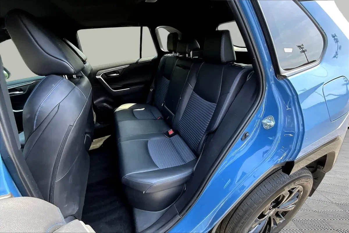2024 Toyota RAV4 Hybrid XSE thumbnail 21