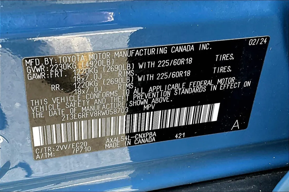 2024 Toyota RAV4 Hybrid XSE thumbnail 33
