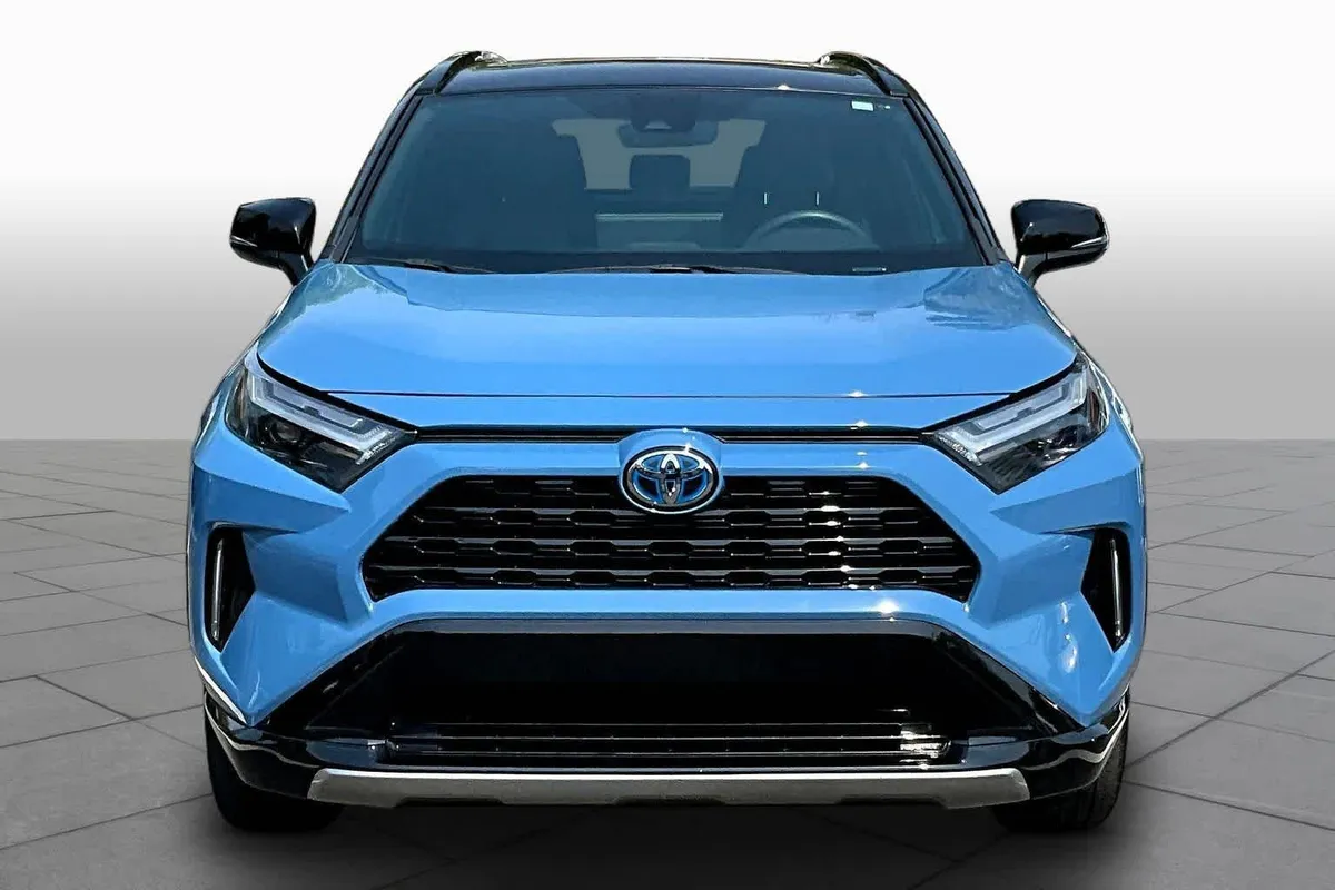 2024 Toyota RAV4 Hybrid XSE thumbnail 4