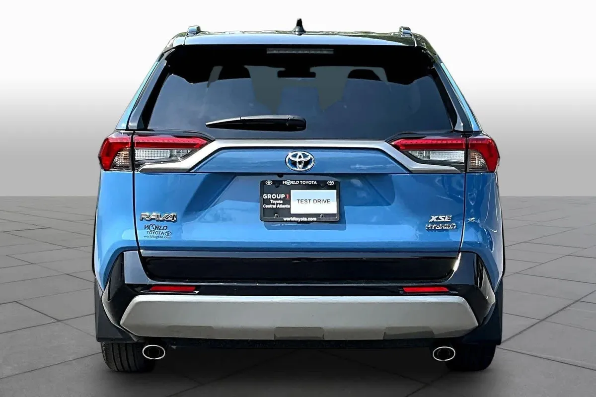 2024 Toyota RAV4 Hybrid XSE thumbnail 5