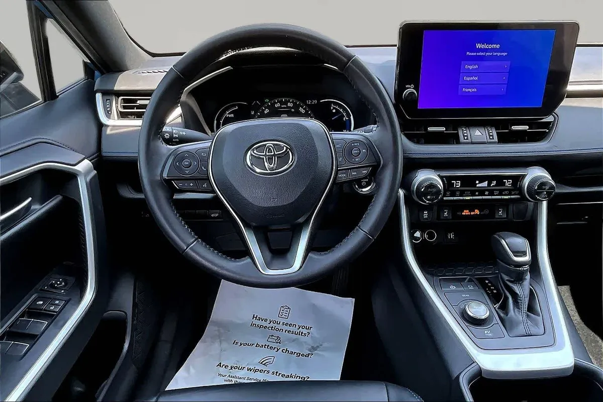 2024 Toyota RAV4 Hybrid XSE thumbnail 6