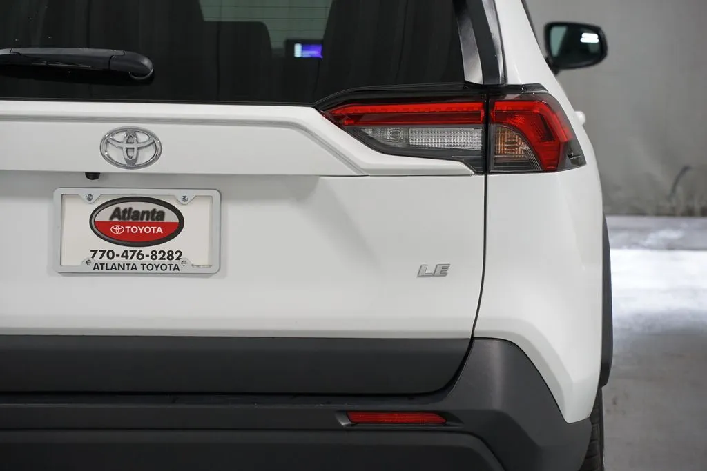 2024 Toyota RAV4 LE thumbnail 10