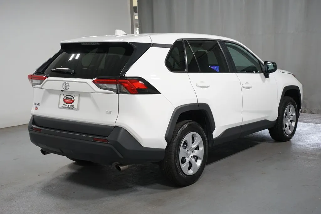 2024 Toyota RAV4 LE thumbnail 8