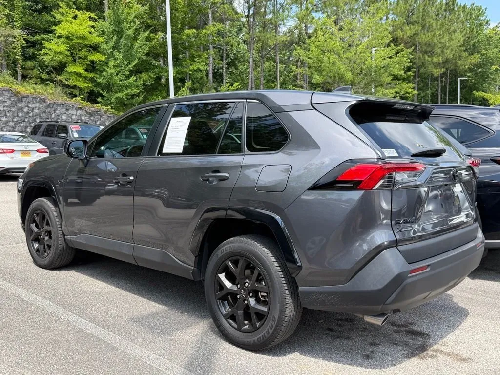 2024 Toyota RAV4 LE thumbnail 2