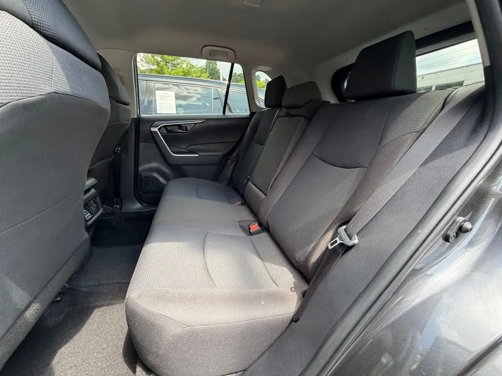 2024 Toyota RAV4 LE thumbnail 6