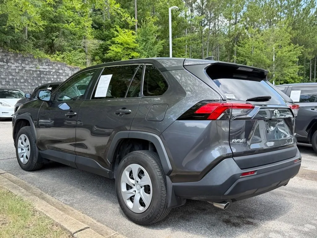 2024 Toyota RAV4 LE thumbnail 2