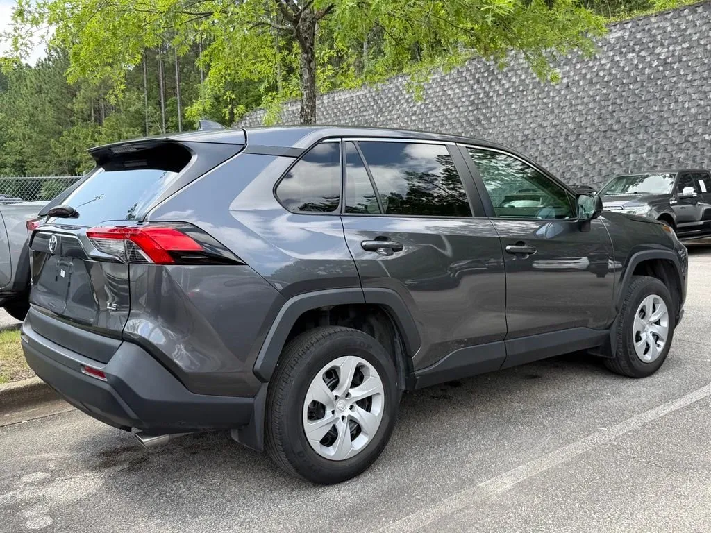 2024 Toyota RAV4 LE thumbnail 3
