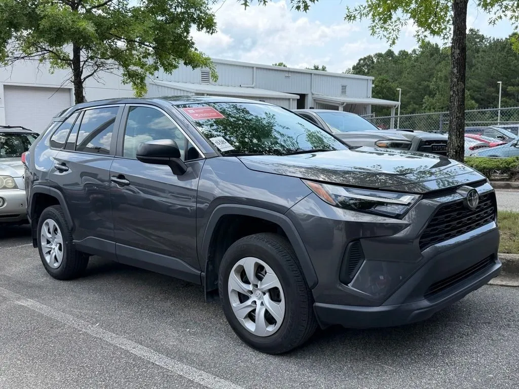 2024 Toyota RAV4 LE thumbnail 4
