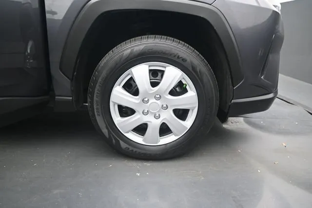 2024 Toyota RAV4 LE thumbnail 15
