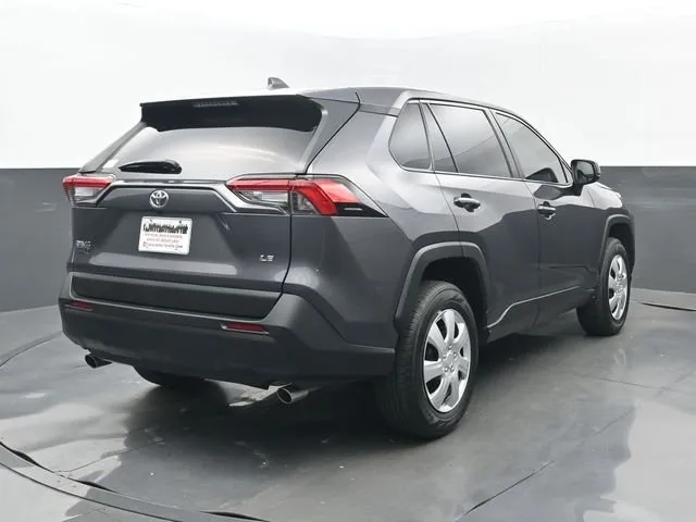 2024 Toyota RAV4 LE thumbnail 19