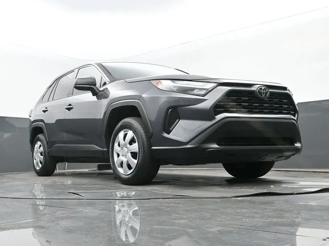 2024 Toyota RAV4 LE thumbnail 22