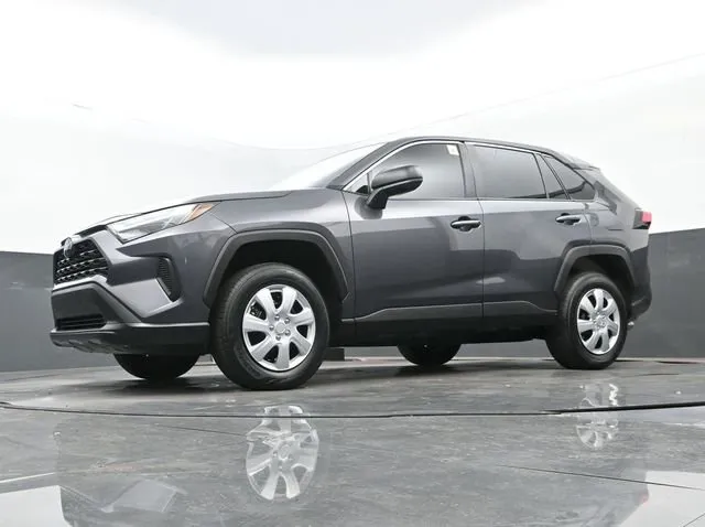 2024 Toyota RAV4 LE thumbnail 25