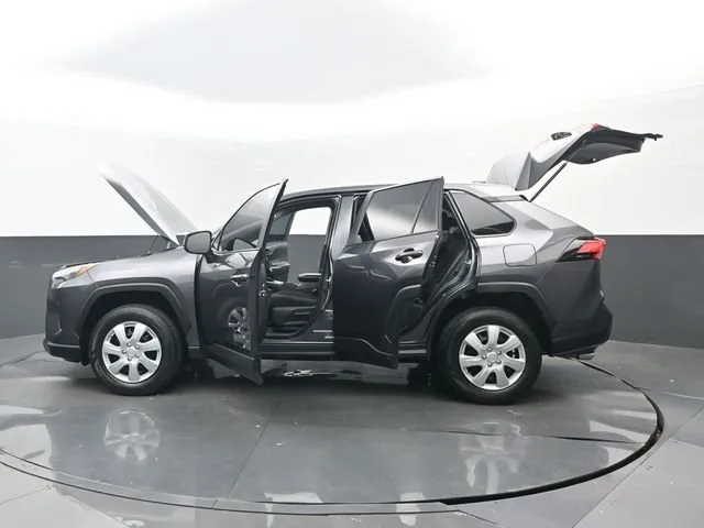 2024 Toyota RAV4 LE thumbnail 31