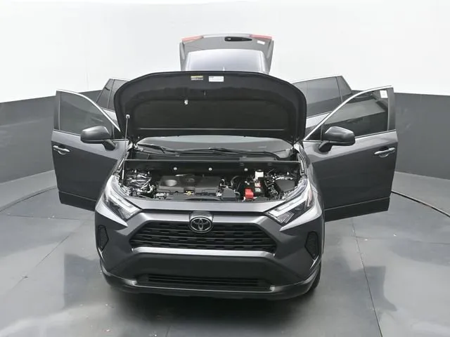 2024 Toyota RAV4 LE thumbnail 32