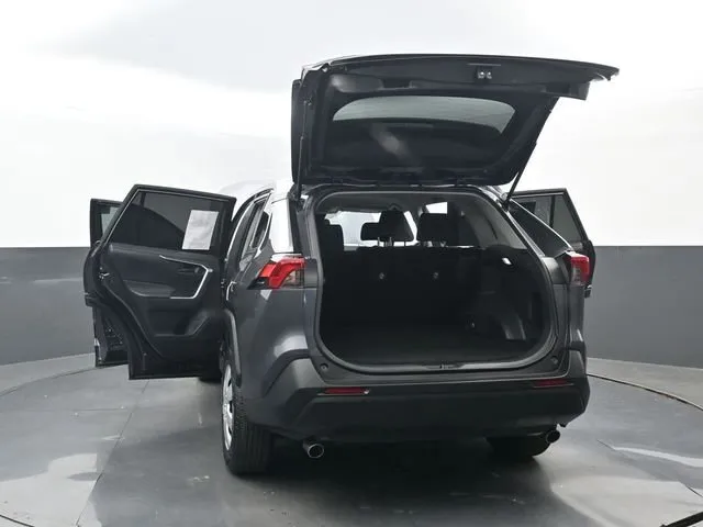 2024 Toyota RAV4 LE thumbnail 33