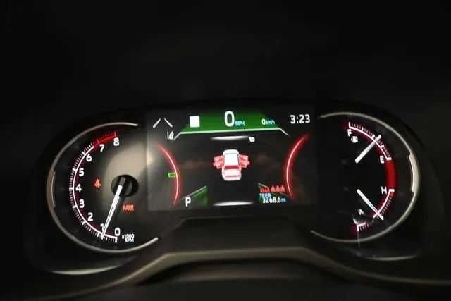 2024 Toyota RAV4 LE thumbnail 10