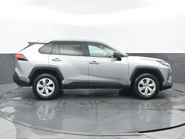 2024 Toyota RAV4 LE thumbnail 2