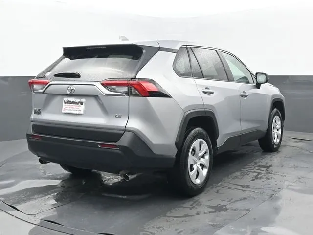 2024 Toyota RAV4 LE thumbnail 21
