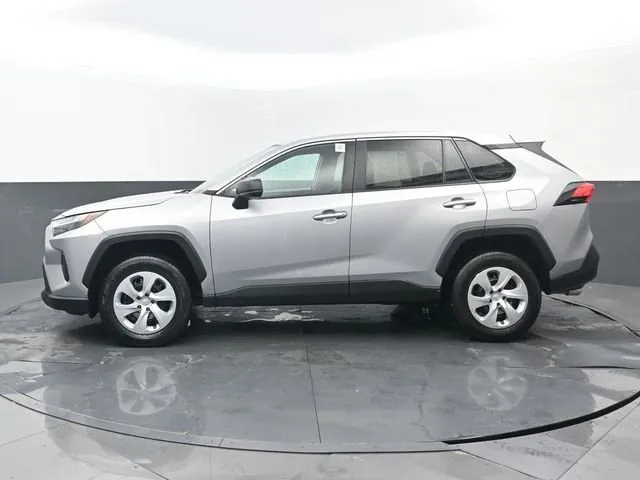 2024 Toyota RAV4 LE thumbnail 22
