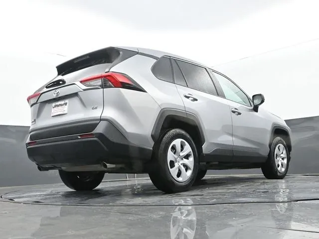 2024 Toyota RAV4 LE thumbnail 26