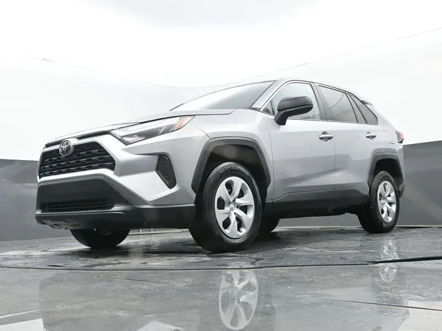 2024 Toyota RAV4 LE thumbnail 27