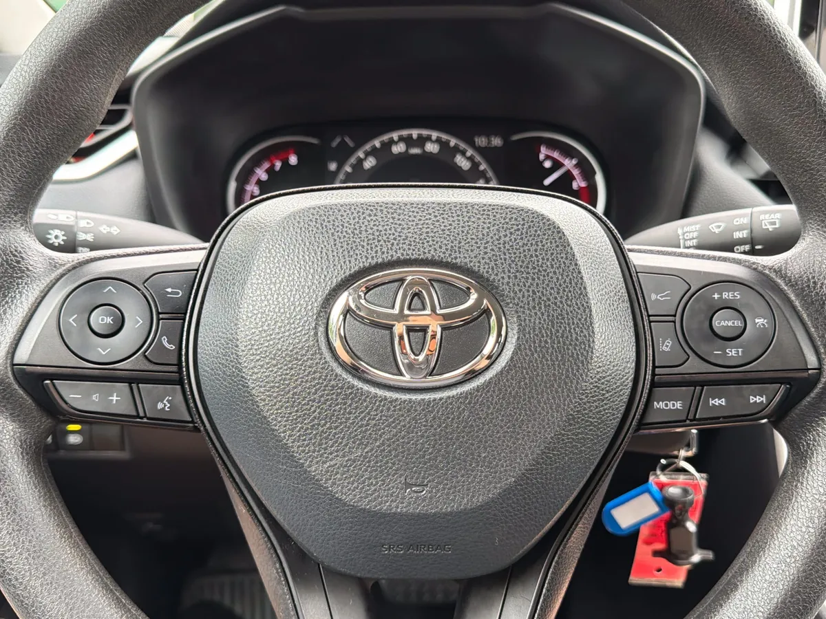 2024 Toyota RAV4 LE thumbnail 11