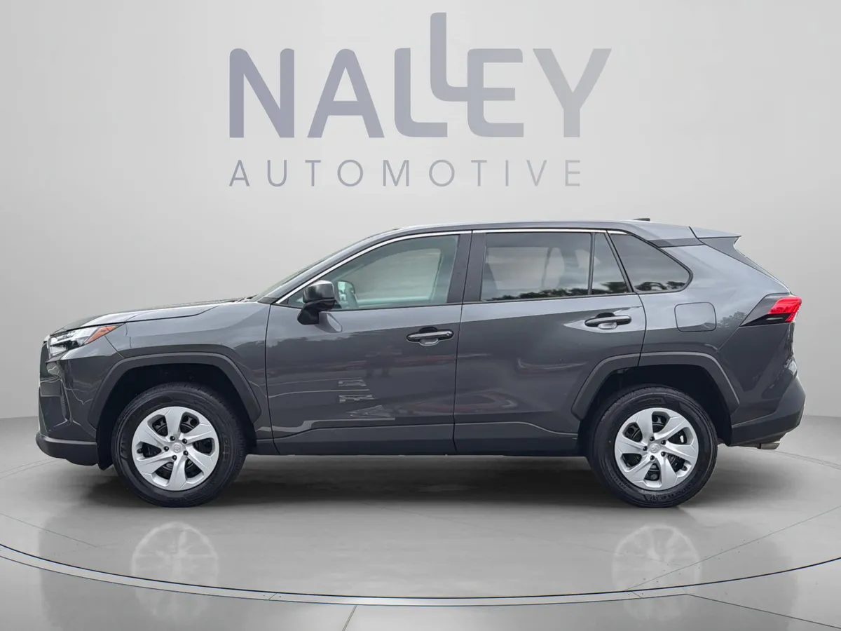 2024 Toyota RAV4 LE thumbnail 4