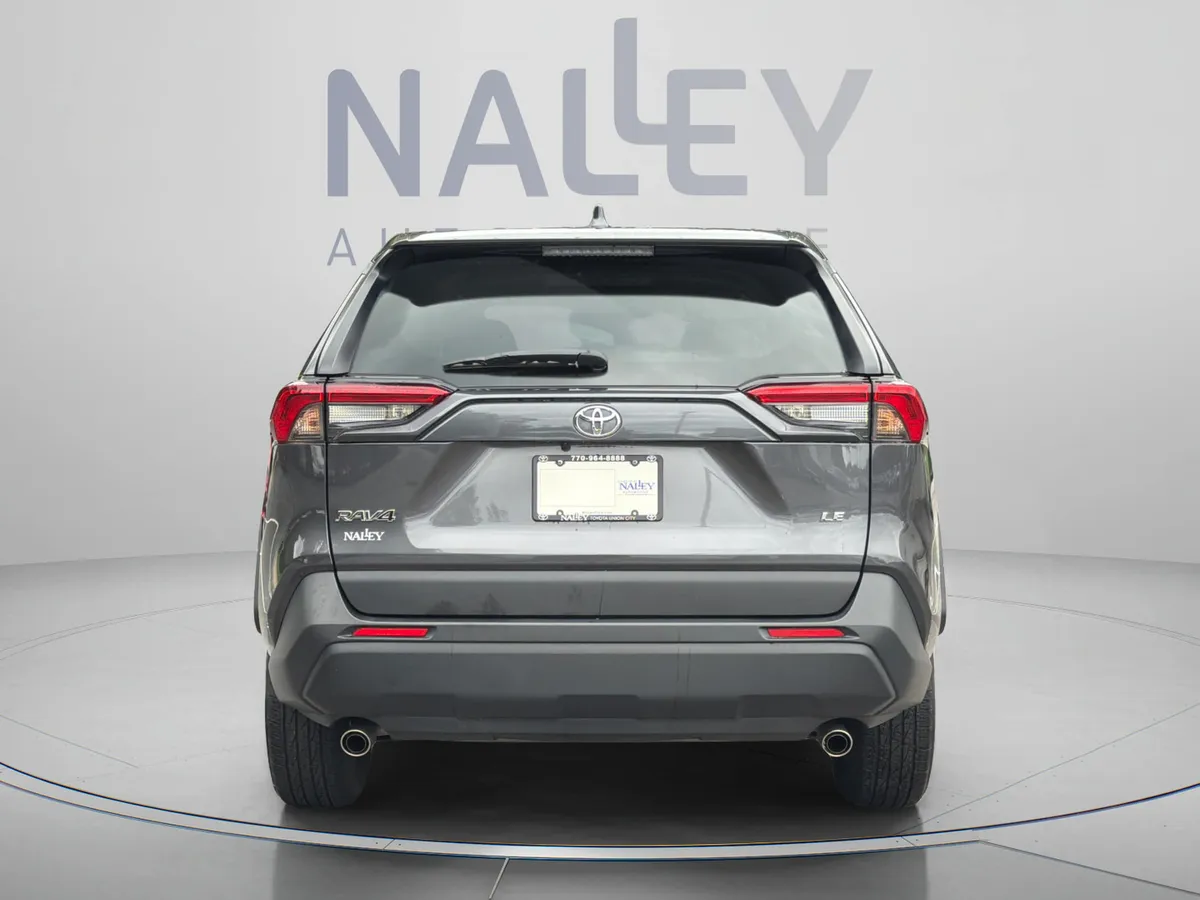 2024 Toyota RAV4 LE thumbnail 6