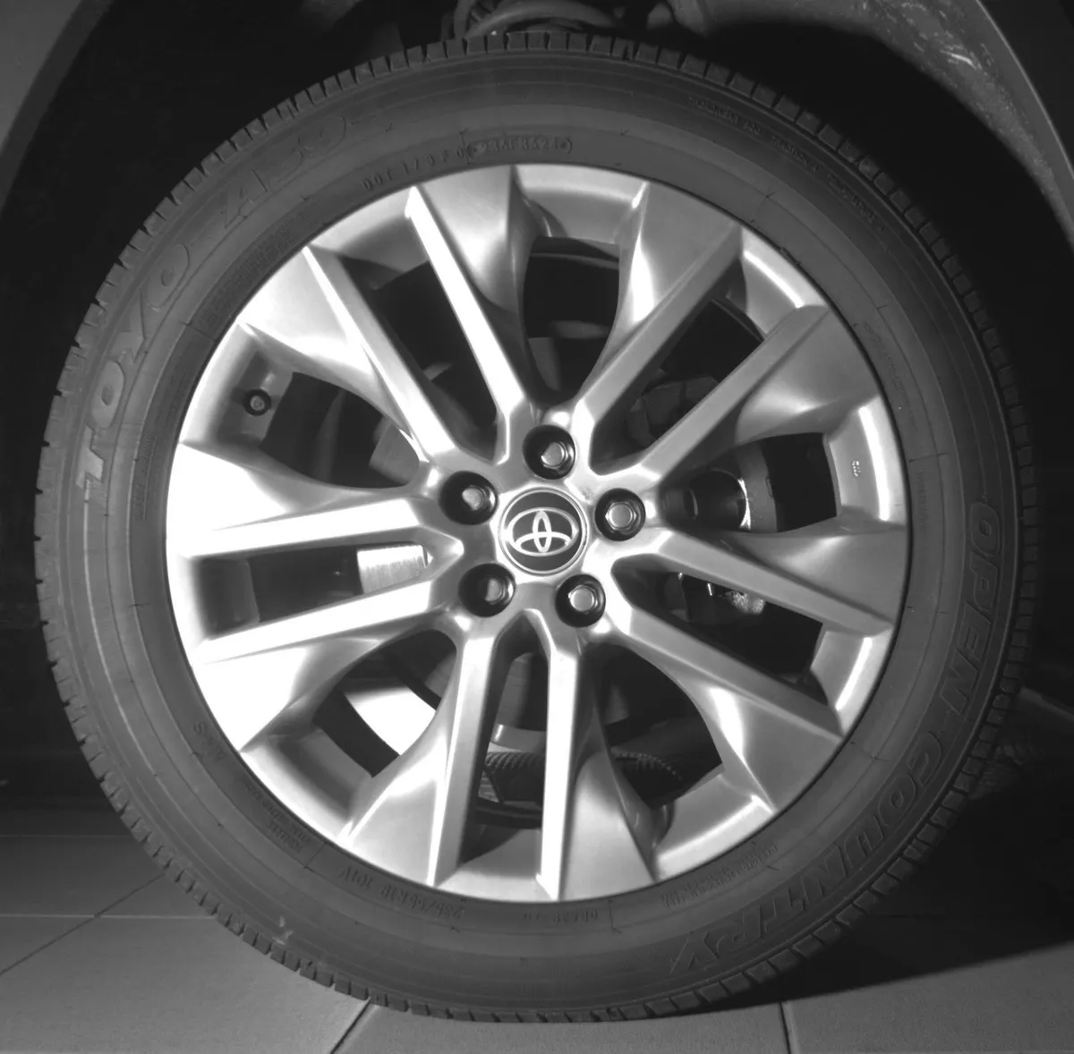 2024 Toyota RAV4 Limited thumbnail 11