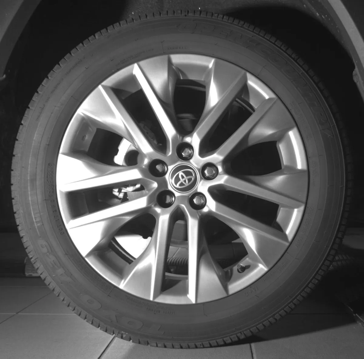 2024 Toyota RAV4 Limited thumbnail 15