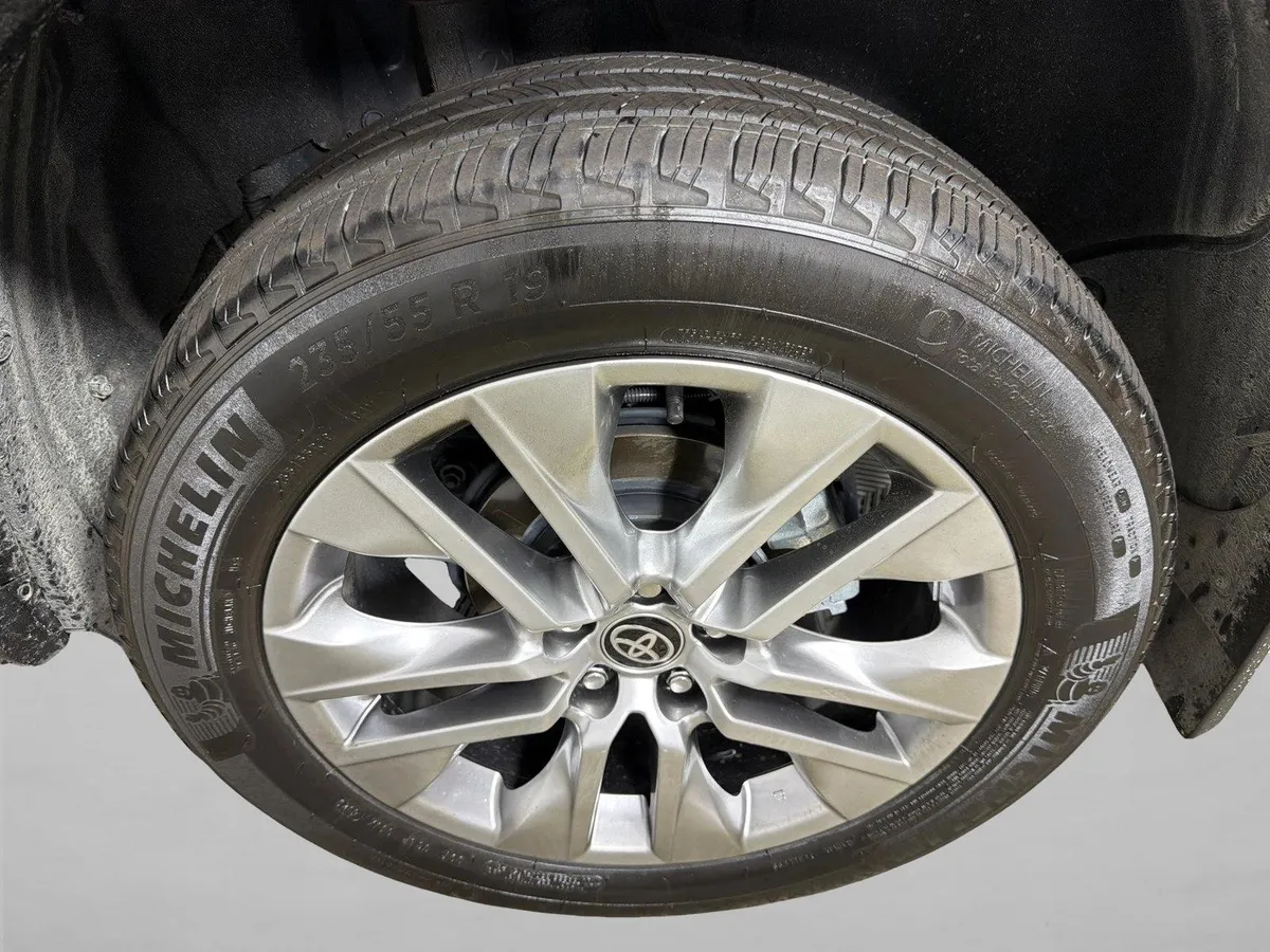 2024 Toyota RAV4 Limited thumbnail 21