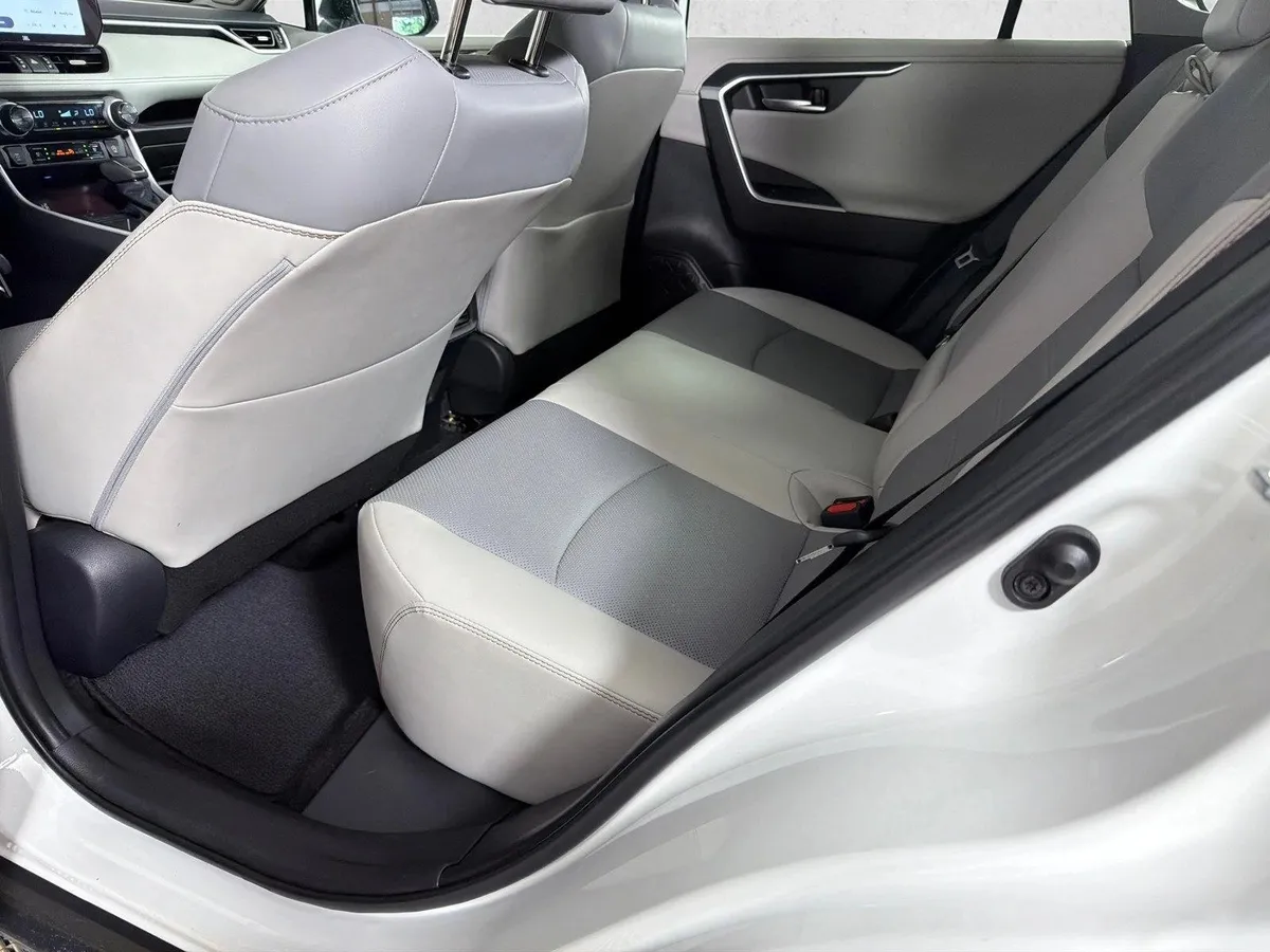2024 Toyota RAV4 Limited thumbnail 22