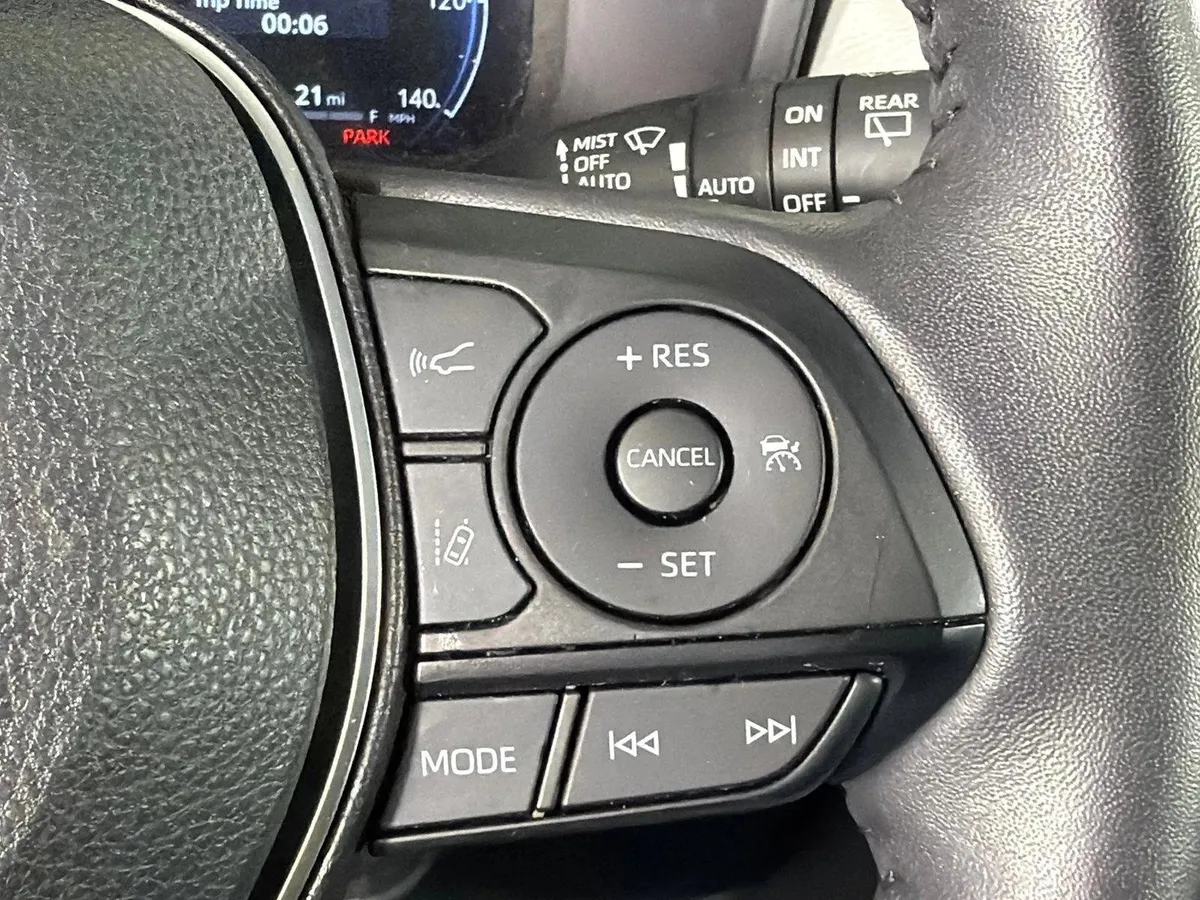 2024 Toyota RAV4 Limited thumbnail 27