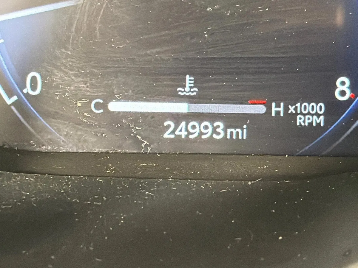 2024 Toyota RAV4 Limited thumbnail 29