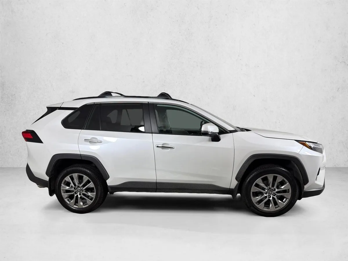 2024 Toyota RAV4 Limited thumbnail 3