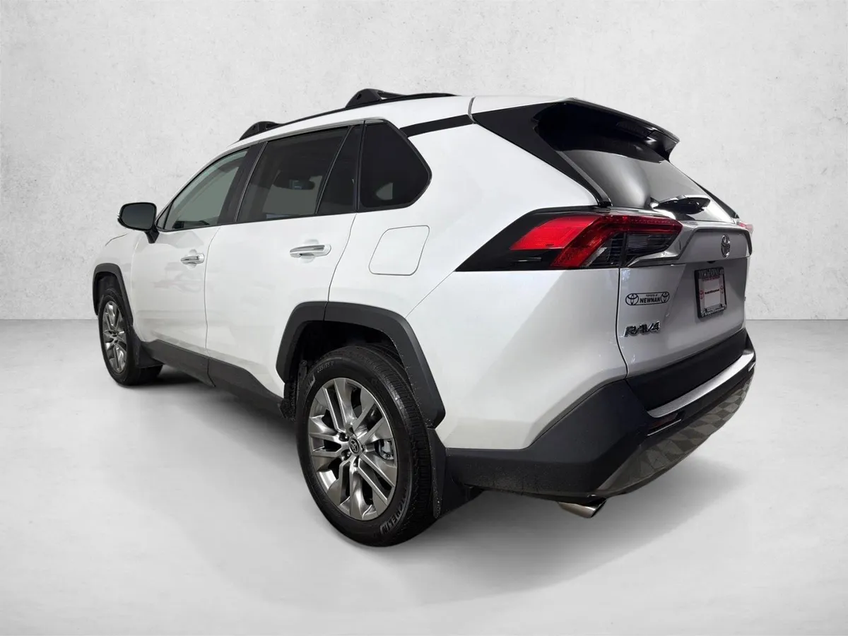 2024 Toyota RAV4 Limited thumbnail 6