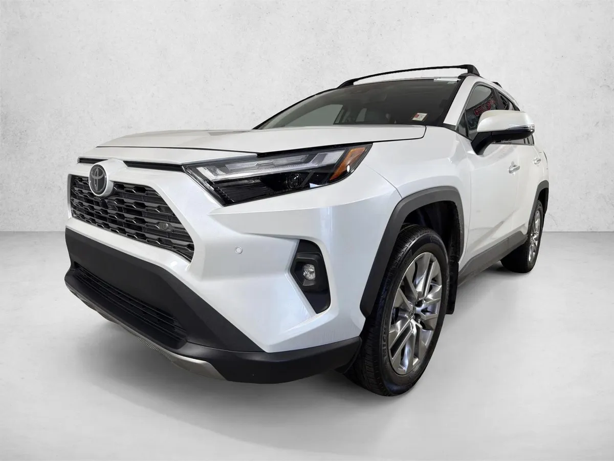 2024 Toyota RAV4 Limited thumbnail 8