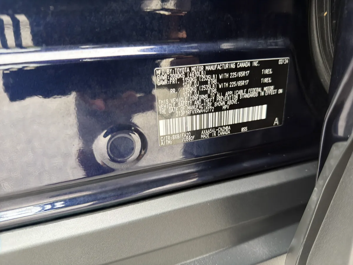 2024 Toyota RAV4 XLE thumbnail 32