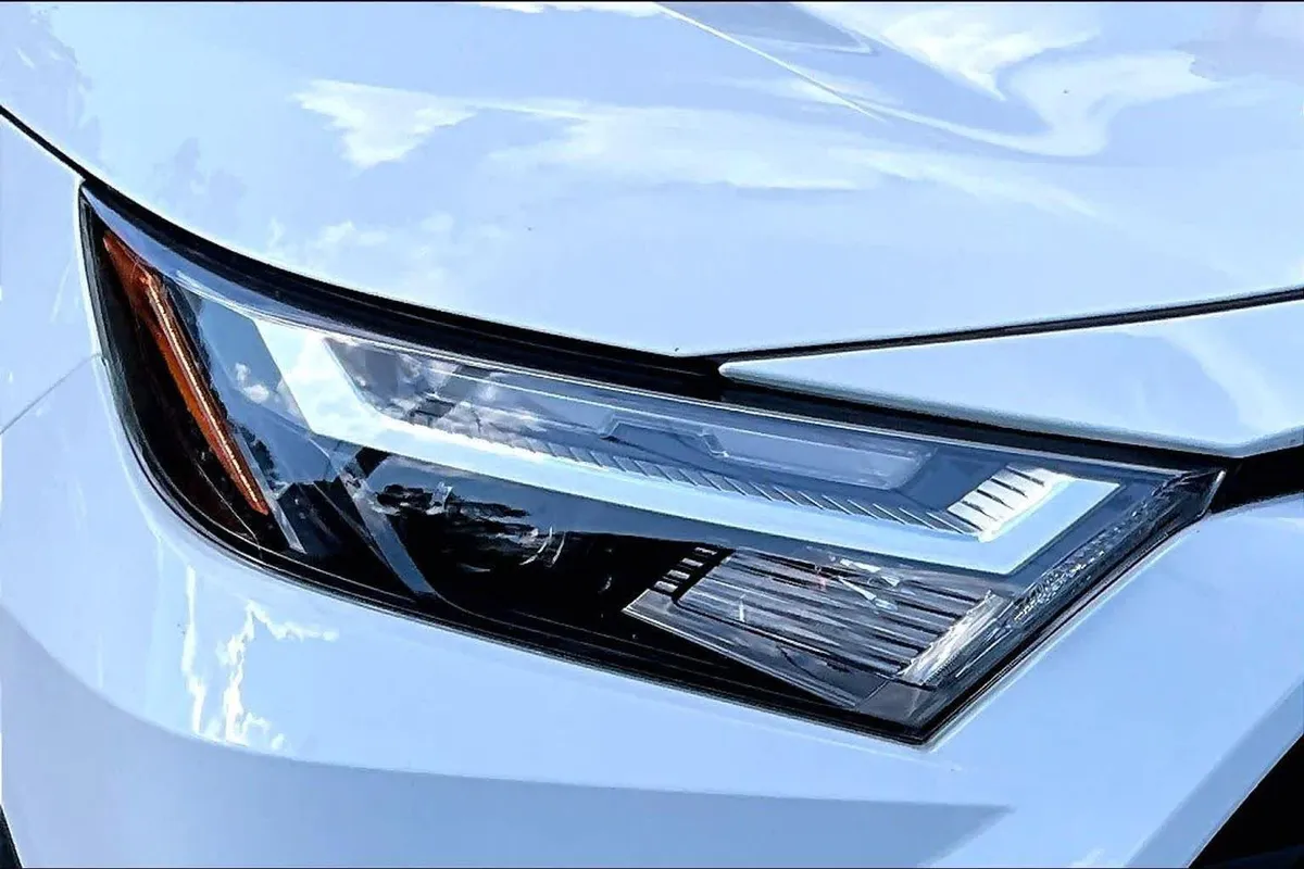 2024 Toyota RAV4 XLE thumbnail 29
