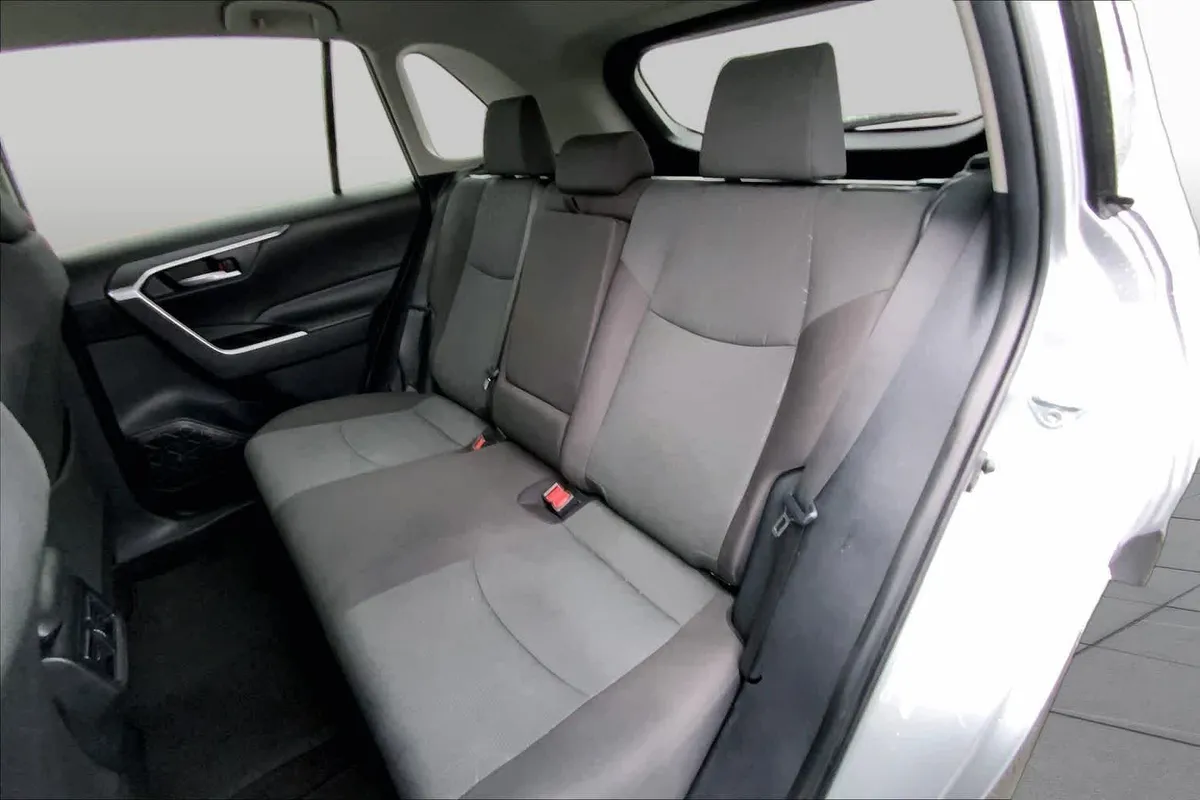 2024 Toyota RAV4 XLE thumbnail 20
