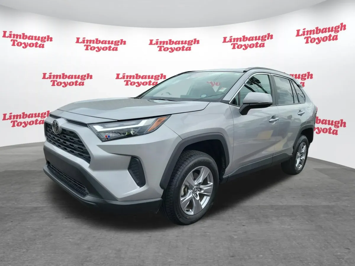 2024 Toyota RAV4 XLE thumbnail 20