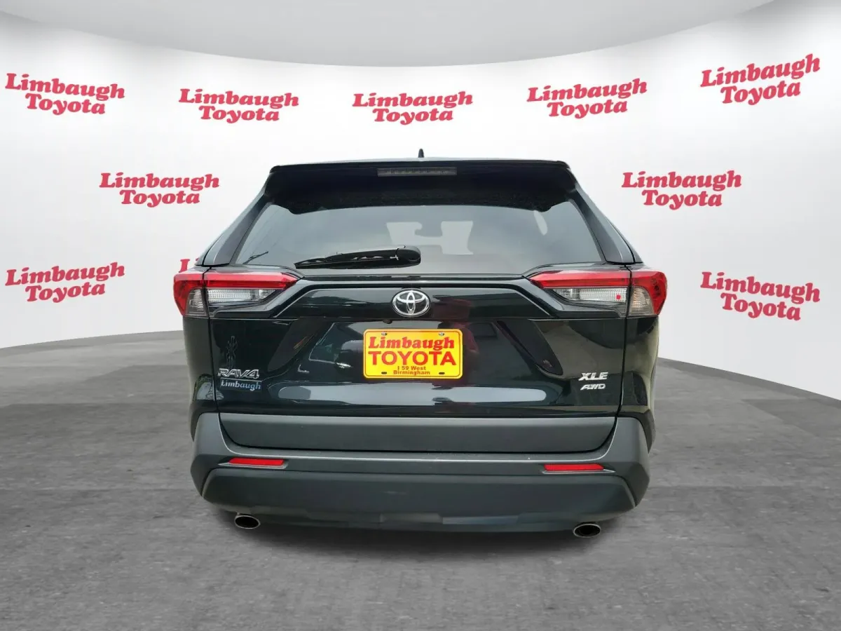 2024 Toyota RAV4 XLE thumbnail 22