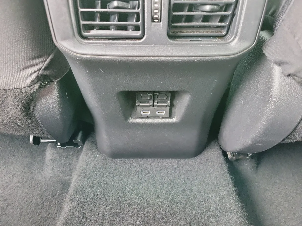 2024 Toyota RAV4 XLE thumbnail 9